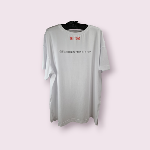 Camiseta Manten la calma y relaja la mano